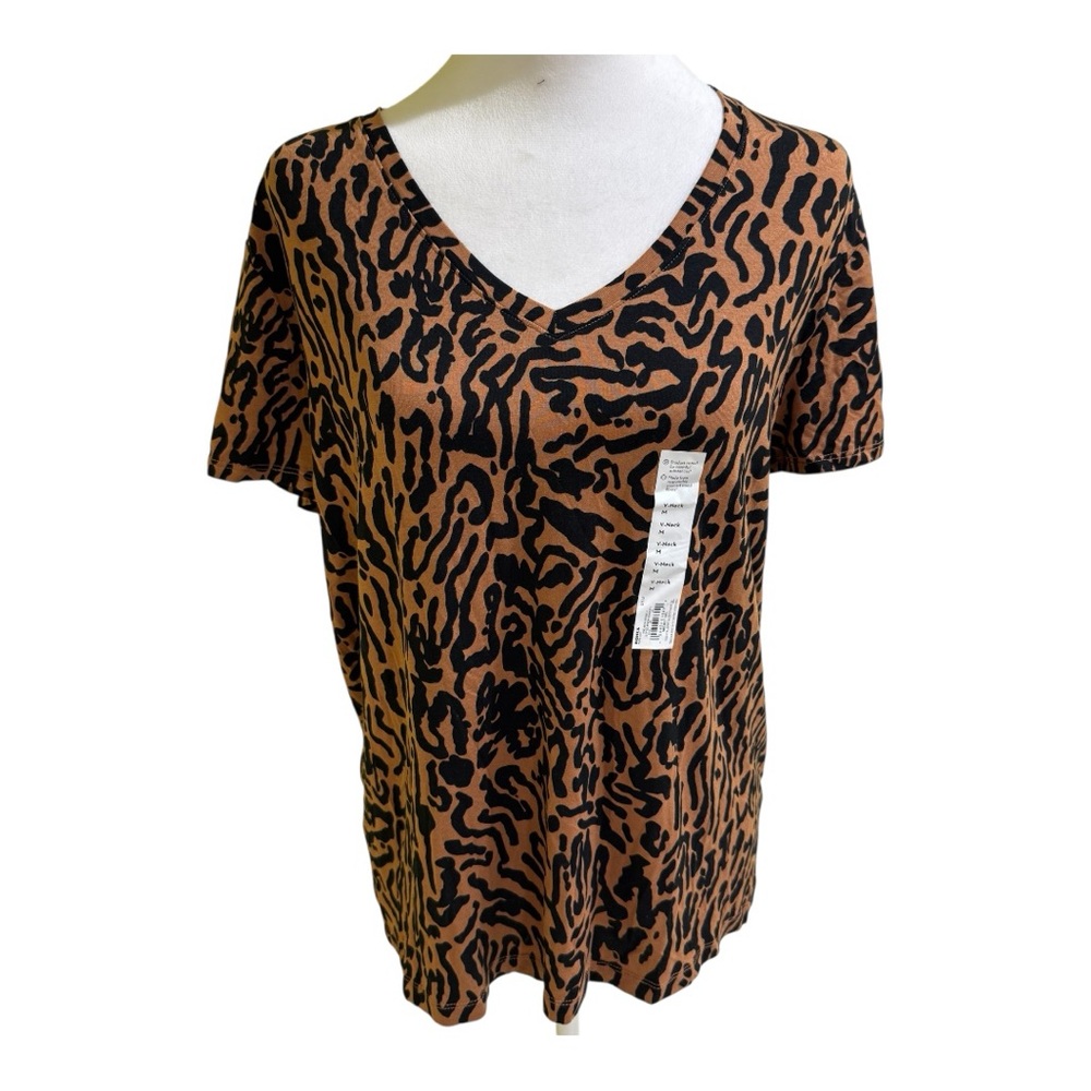 Kohl's Black and Brown Patterned V-Neck Tee